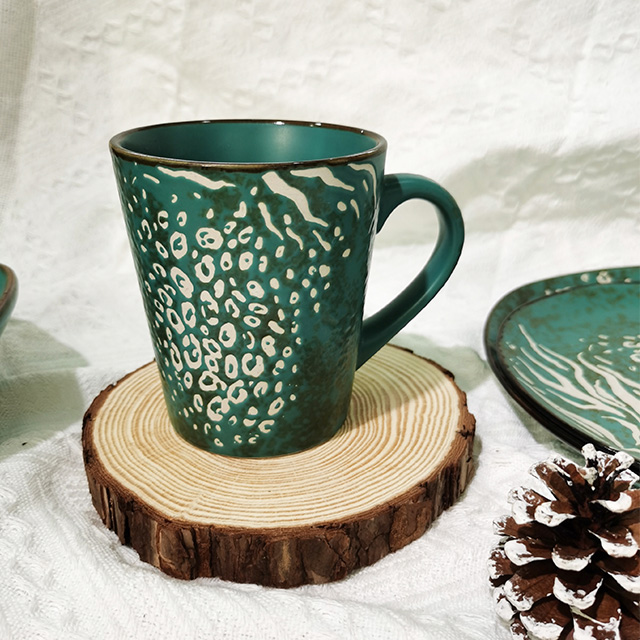 Emerald color glaze embossed stoneware dinner mug plate set