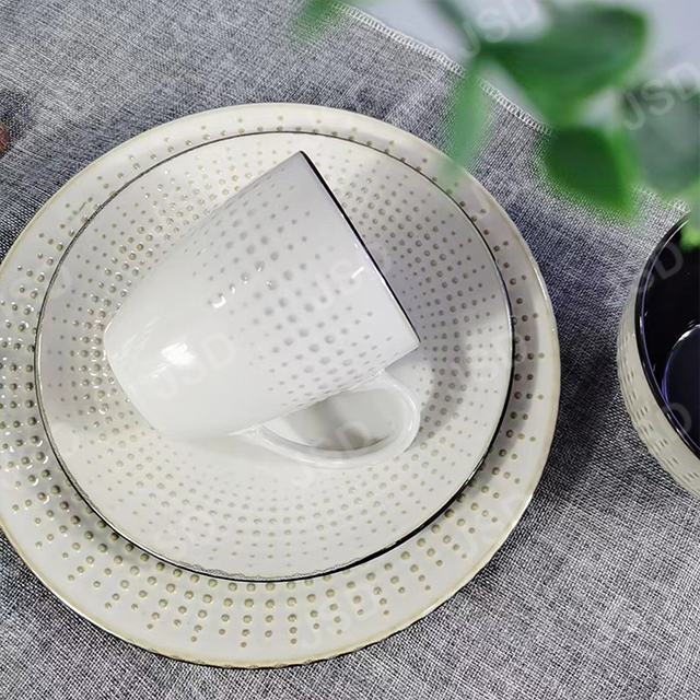 High quality white embossed reactive glaze dinner set for christmas